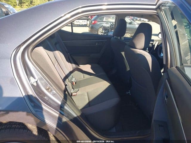 2017 TOYOTA COROLLA LE 8