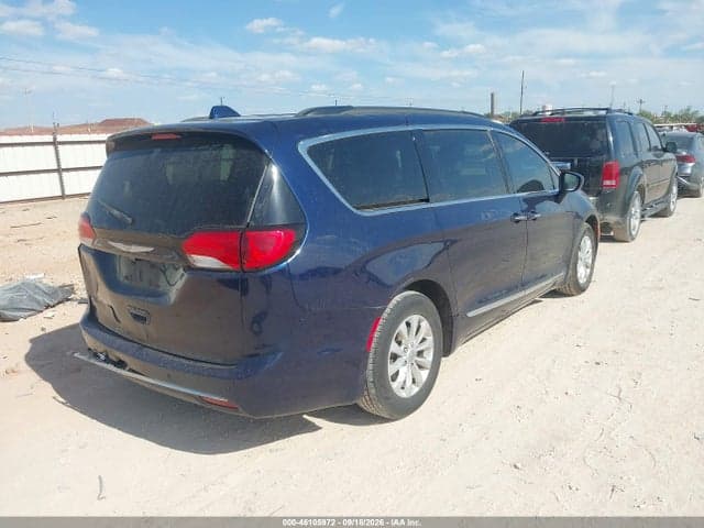 2017 CHRYSLER PACIFICA TOURING-L 4