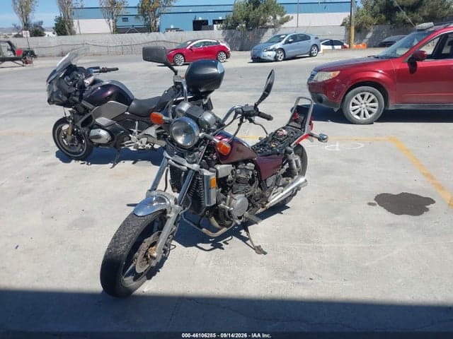 1982 HONDA VF750 C 2
