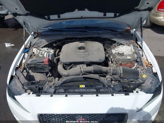 2017 JAGUAR XE 25T 10