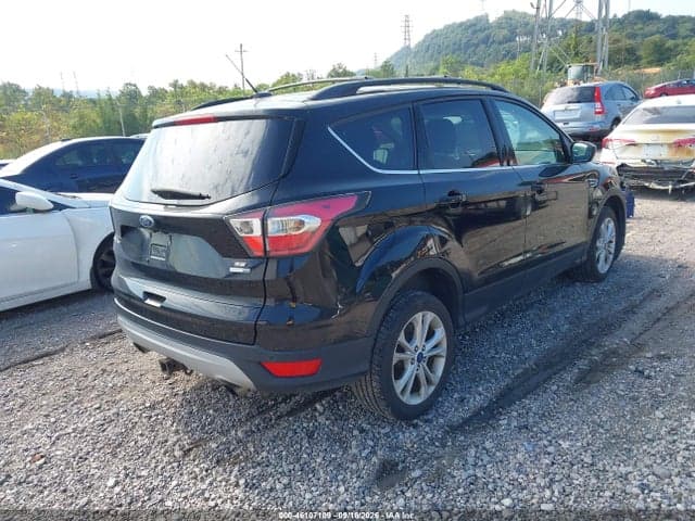 2017 FORD ESCAPE SE 4