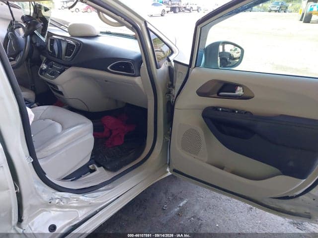 2019 CHRYSLER PACIFICA TOURING L 5