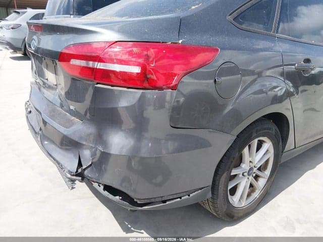 2017 FORD FOCUS SE 12