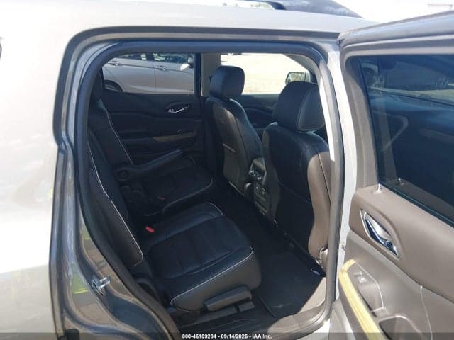 2019 GMC ACADIA DENALI 8