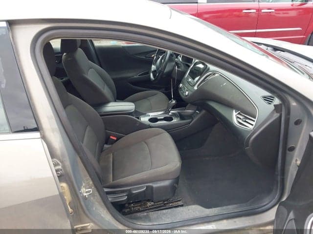 2017 CHEVROLET MALIBU 1LT 5