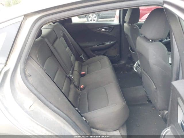 2017 CHEVROLET MALIBU 1LT 8