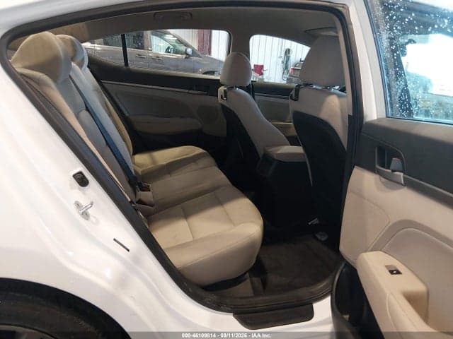 2017 HYUNDAI ELANTRA SE 8