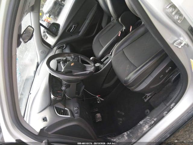2020 CHEVROLET TRAX AWD LT 5
