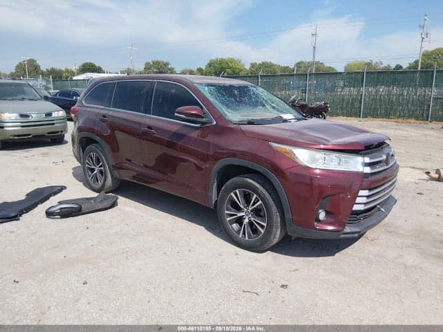 2017 TOYOTA HIGHLANDER LE PLUS 1
