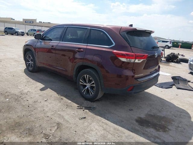 2017 TOYOTA HIGHLANDER LE PLUS 3