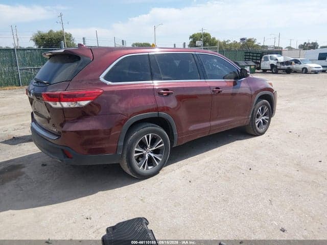 2017 TOYOTA HIGHLANDER LE PLUS 4