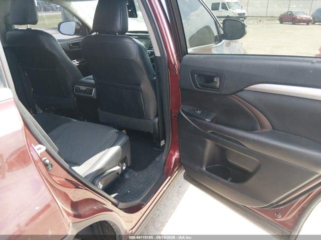 2017 TOYOTA HIGHLANDER LE PLUS 8