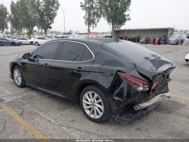 2022 TOYOTA CAMRY LE 3