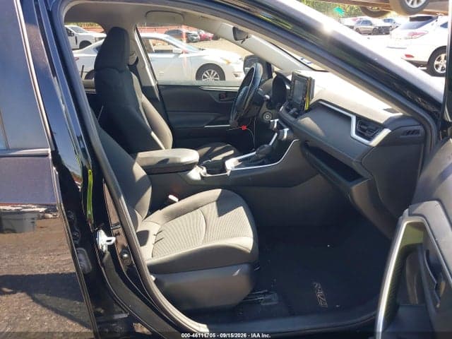 2021 TOYOTA RAV4 LE 5