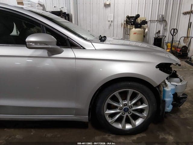 2017 FORD FUSION SE 18