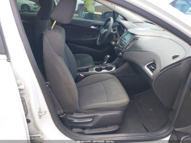 2017 CHEVROLET CRUZE LT AUTO 5