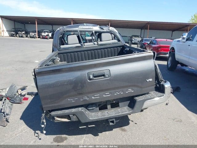 2017 TOYOTA TACOMA SR5 V6 17