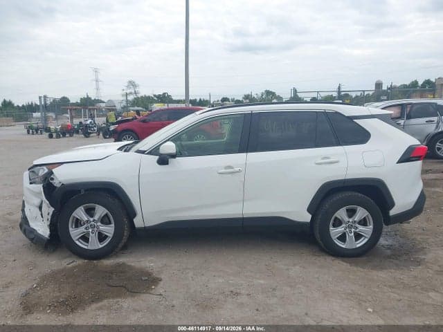 2019 TOYOTA RAV4 XLE 14