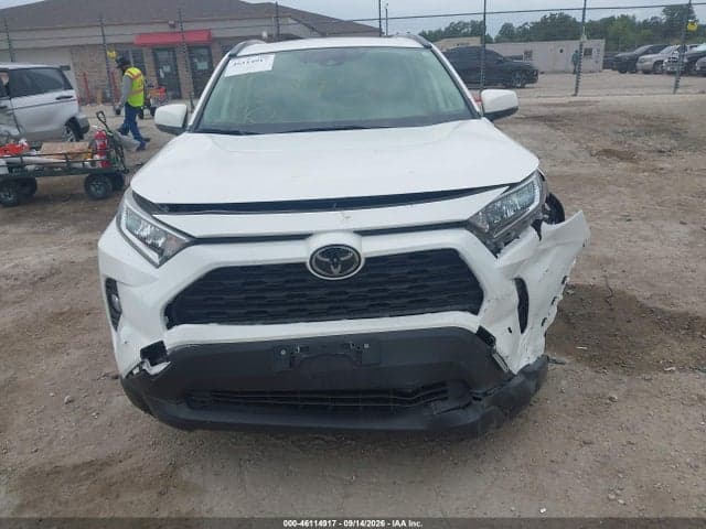2019 TOYOTA RAV4 XLE 6