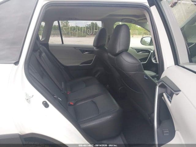 2019 TOYOTA RAV4 XLE 8