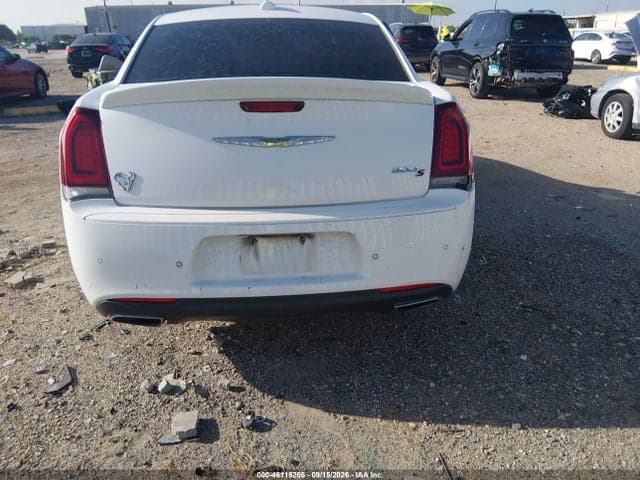 2018 CHRYSLER 300 300S 16
