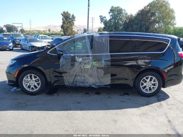 2024 CHRYSLER PACIFICA TOURING L 18