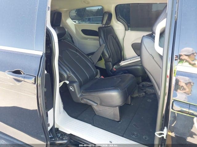 2024 CHRYSLER PACIFICA TOURING L 8