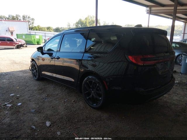 2025 CHRYSLER PACIFICA LIMITED 3
