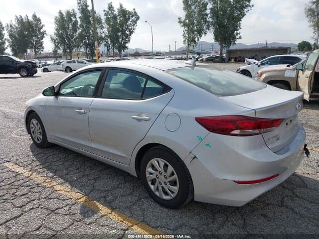 2017 HYUNDAI ELANTRA SE 3