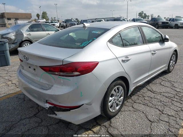 2017 HYUNDAI ELANTRA SE 4