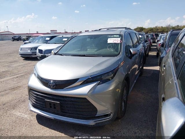 2025 TOYOTA SIENNA 2