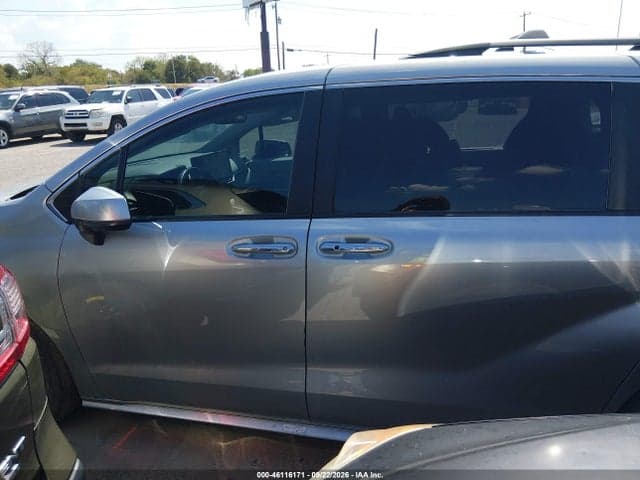 2025 TOYOTA SIENNA 14