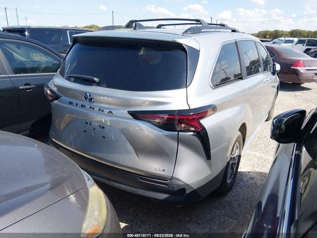 2025 TOYOTA SIENNA 4