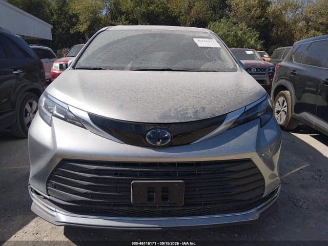2025 TOYOTA SIENNA 6