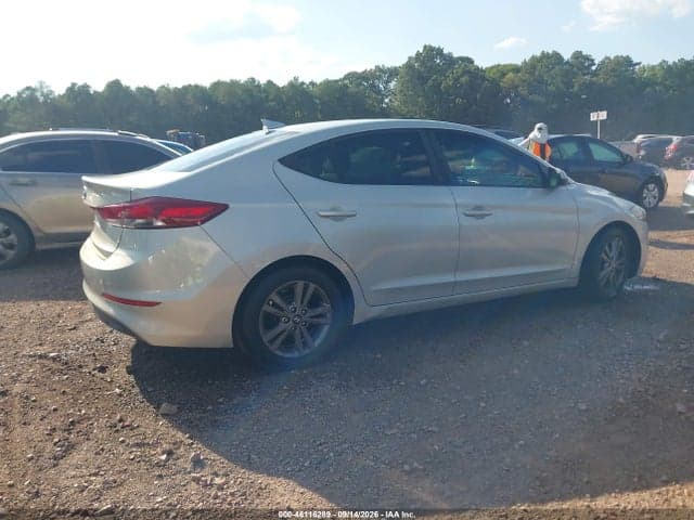 2017 HYUNDAI ELANTRA SE 14