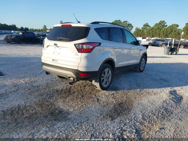 2017 FORD ESCAPE SE 4