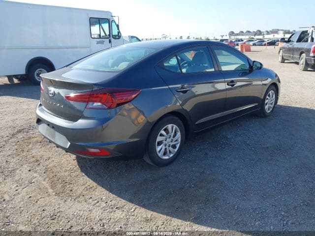 2020 HYUNDAI ELANTRA SE 4
