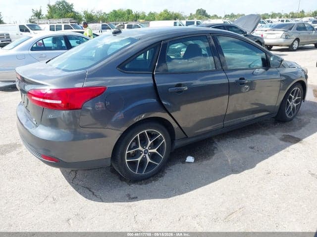 2017 FORD FOCUS SE 4