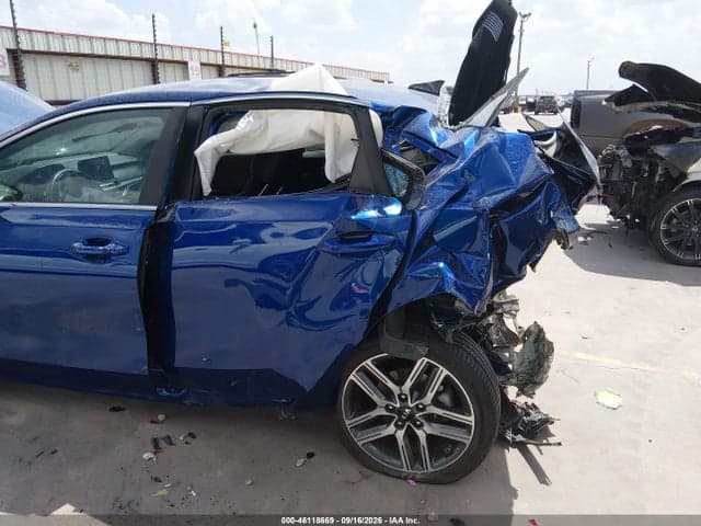 2020 KIA FORTE EX 18