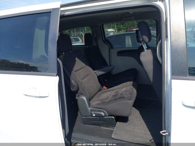 2018 DODGE GRAND CARAVAN SE 8