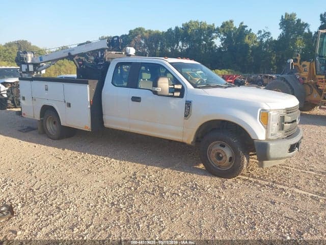 2017 FORD F-350 CHASSIS XL