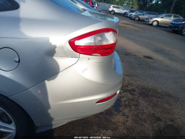 2017 FORD FIESTA SE 6