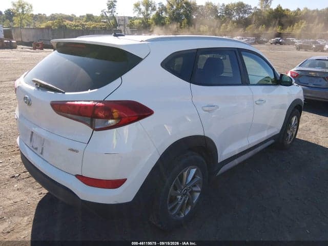 2017 HYUNDAI TUCSON SE 4