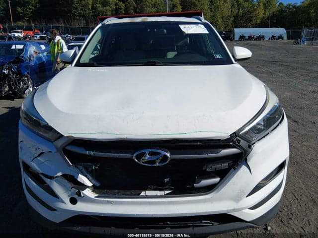 2017 HYUNDAI TUCSON SE 6