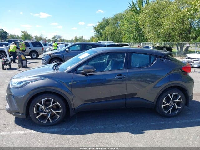 2021 TOYOTA C-HR XLE 13