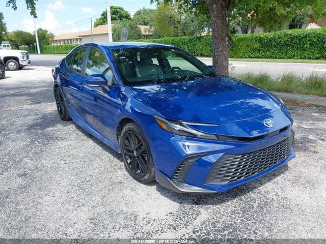 2019 TOYOTA CAMRY XLE 1