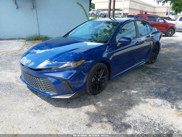 2019 TOYOTA CAMRY XLE 2