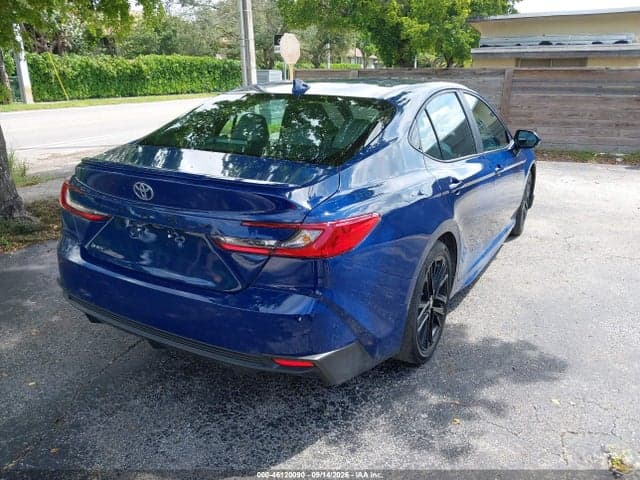 2019 TOYOTA CAMRY XLE 4