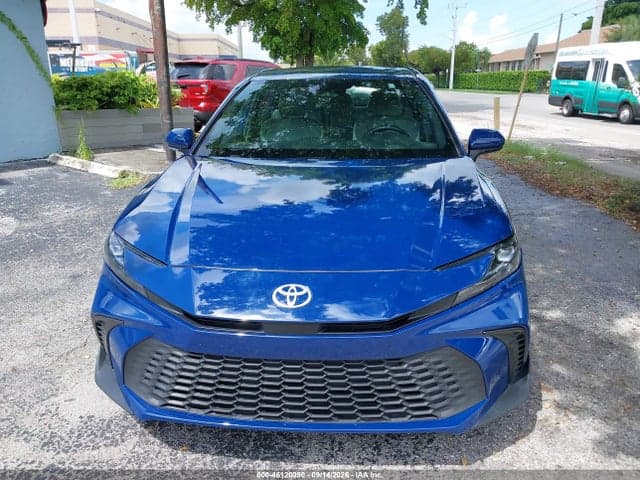 2019 TOYOTA CAMRY XLE 6