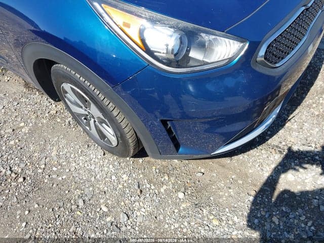 2017 KIA NIRO LX 6